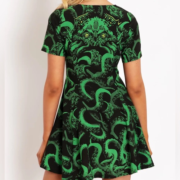 Blackmilk “CTHULHU EVIL V DRESS” SIZE MEDIUM M NWT H P LOVECRAFT - Picture 5 of 16